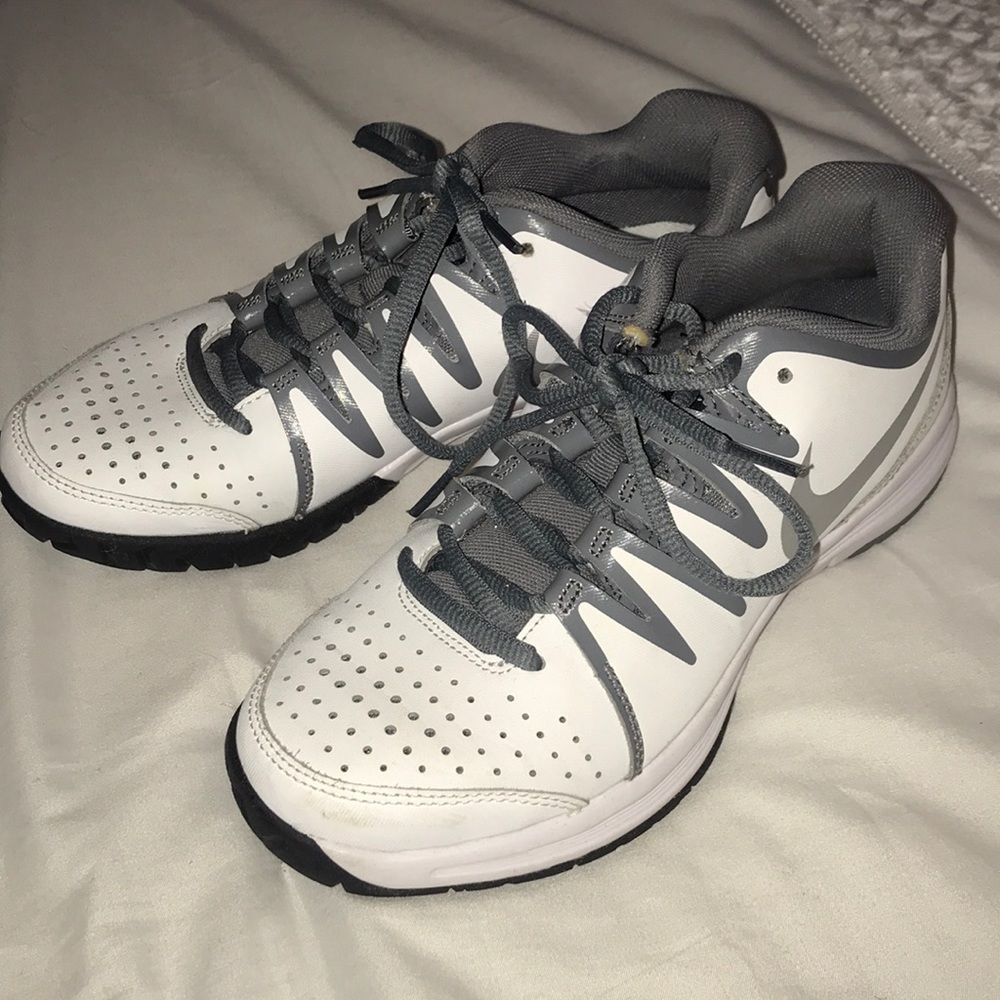 NEW Worn Once Nike White Tennis Sneakers Size 6.5